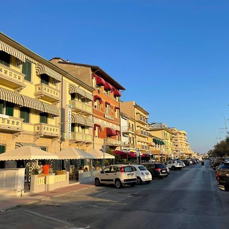 Hotel Valdinievole Lido di Camaiore Eksteriør billede