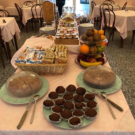 Hotel Valdinievole Lido di Camaiore Eksteriør billede