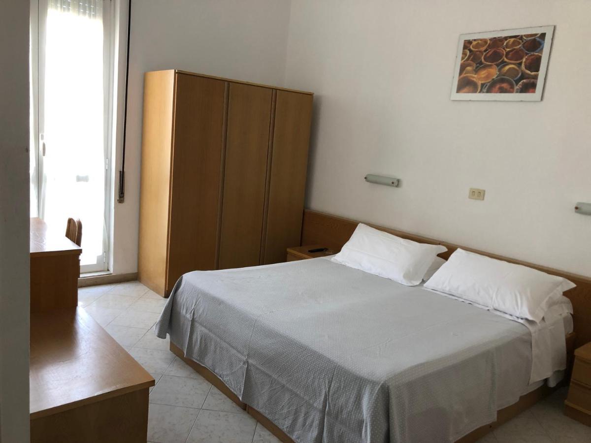 Hotel Valdinievole Lido di Camaiore Eksteriør billede