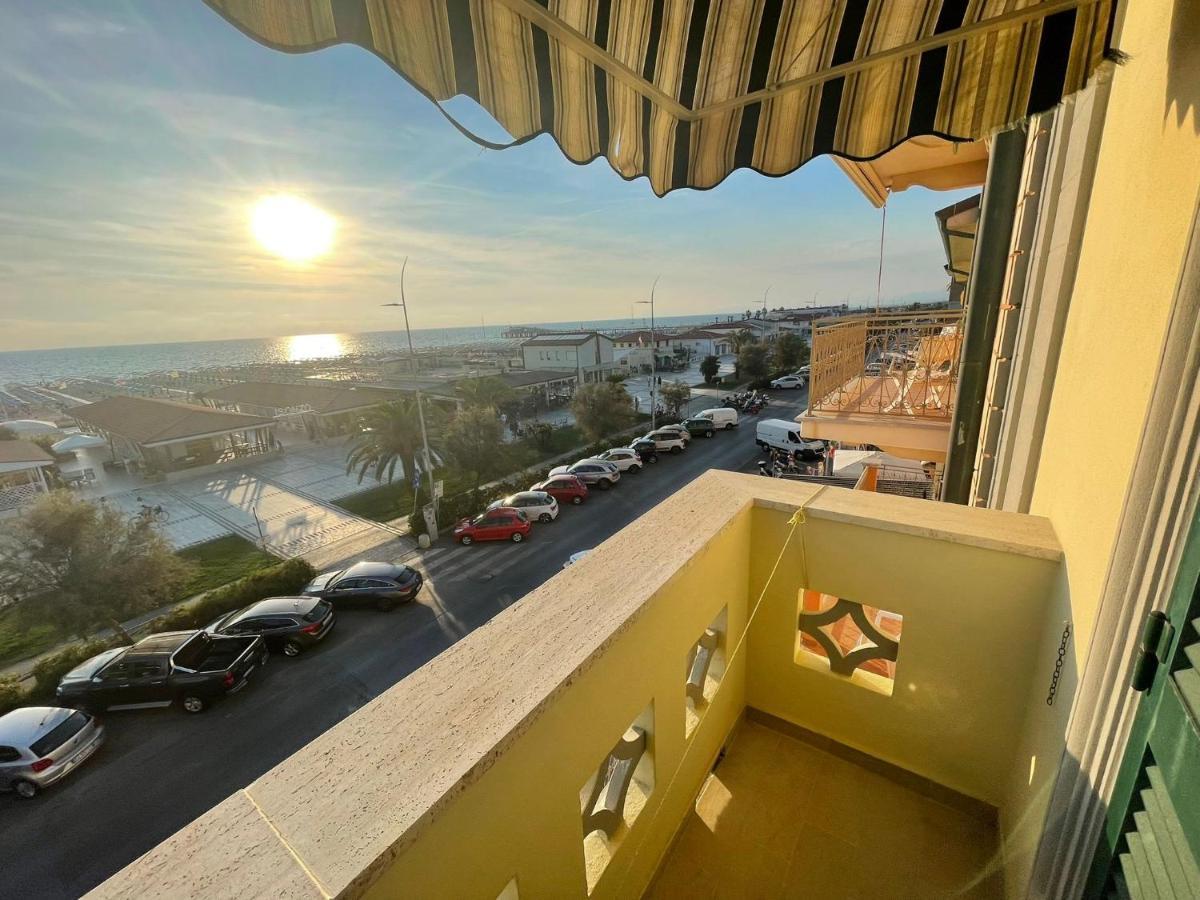 Hotel Valdinievole Lido di Camaiore Eksteriør billede
