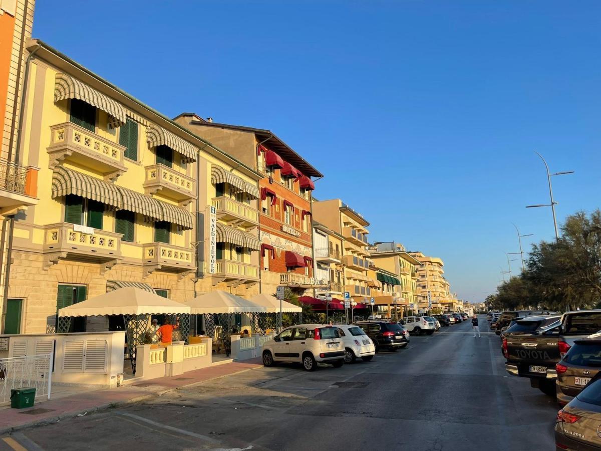 Hotel Valdinievole Lido di Camaiore Eksteriør billede