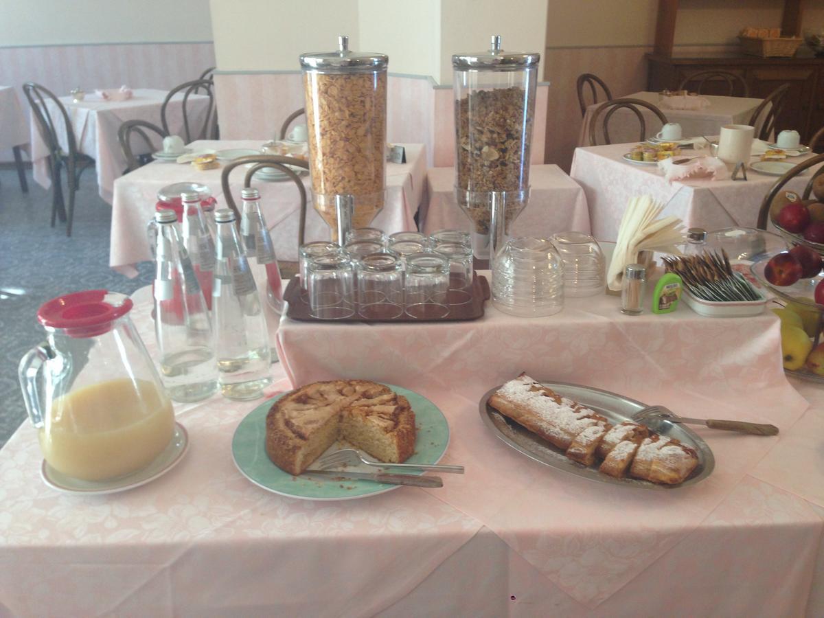 Hotel Valdinievole Lido di Camaiore Eksteriør billede
