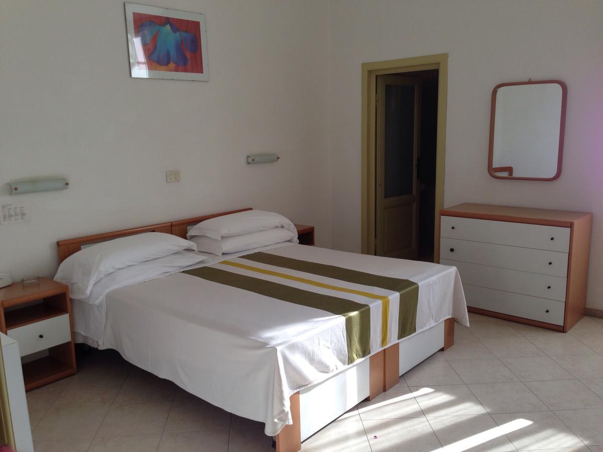 Hotel Valdinievole Lido di Camaiore Eksteriør billede