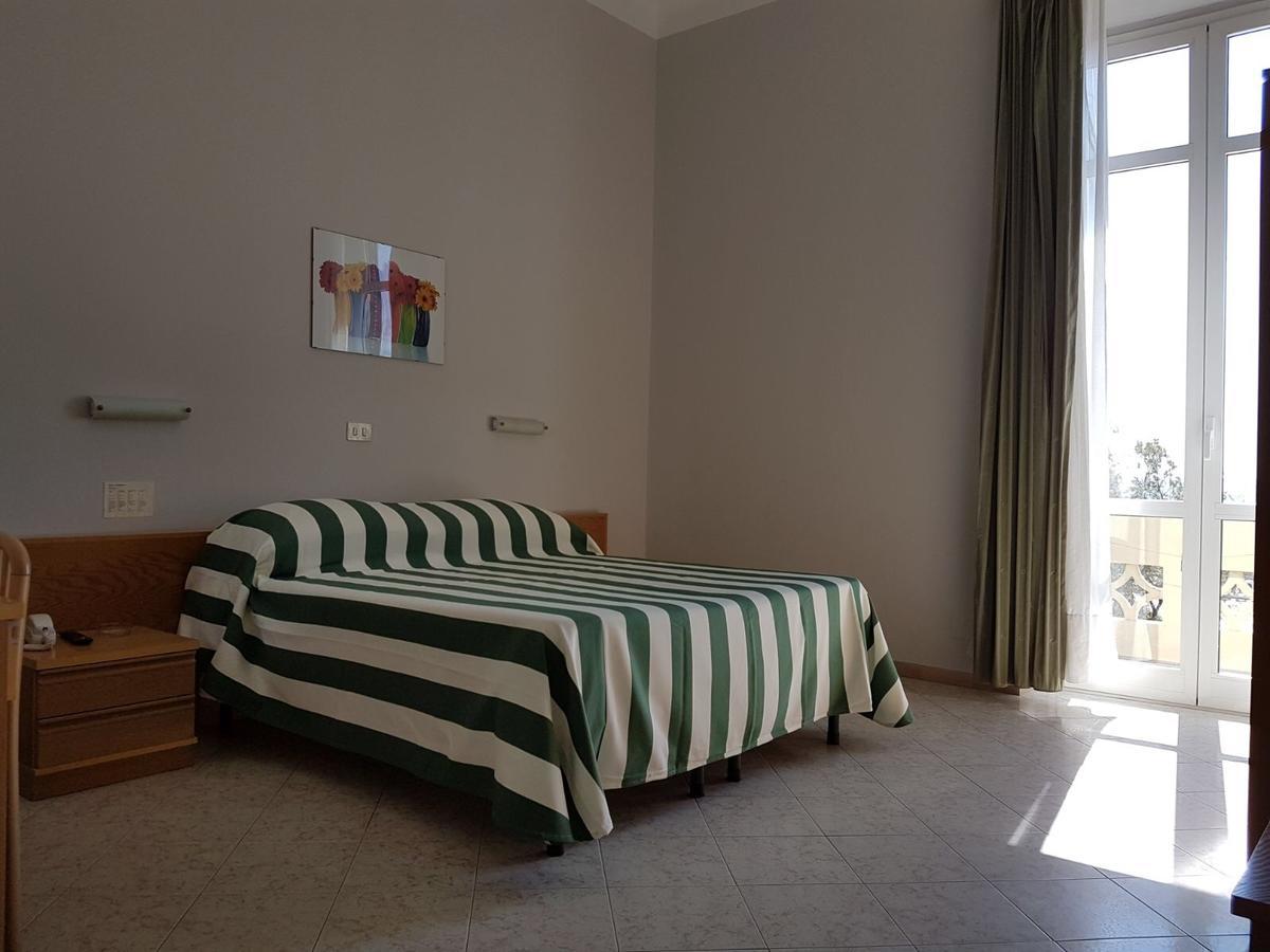 Hotel Valdinievole Lido di Camaiore Eksteriør billede
