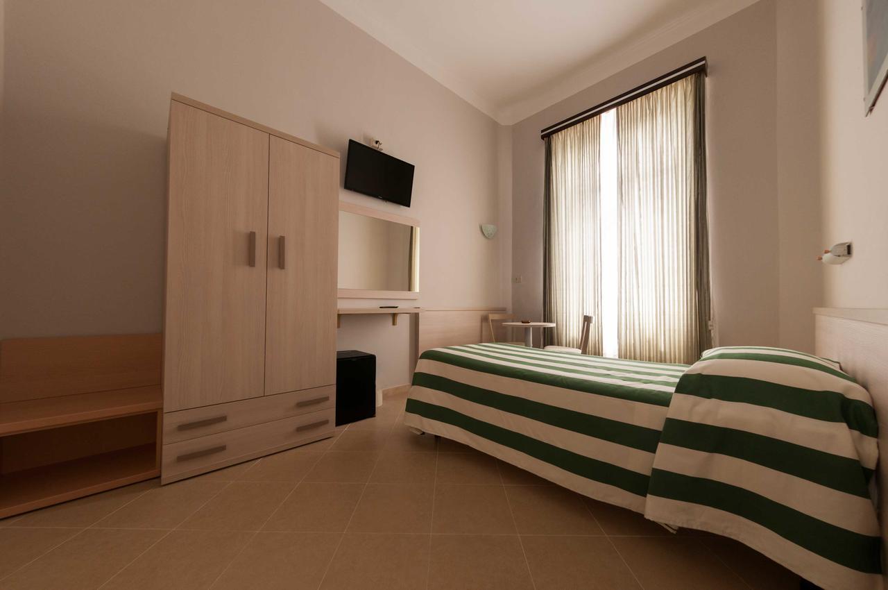 Hotel Valdinievole Lido di Camaiore Eksteriør billede