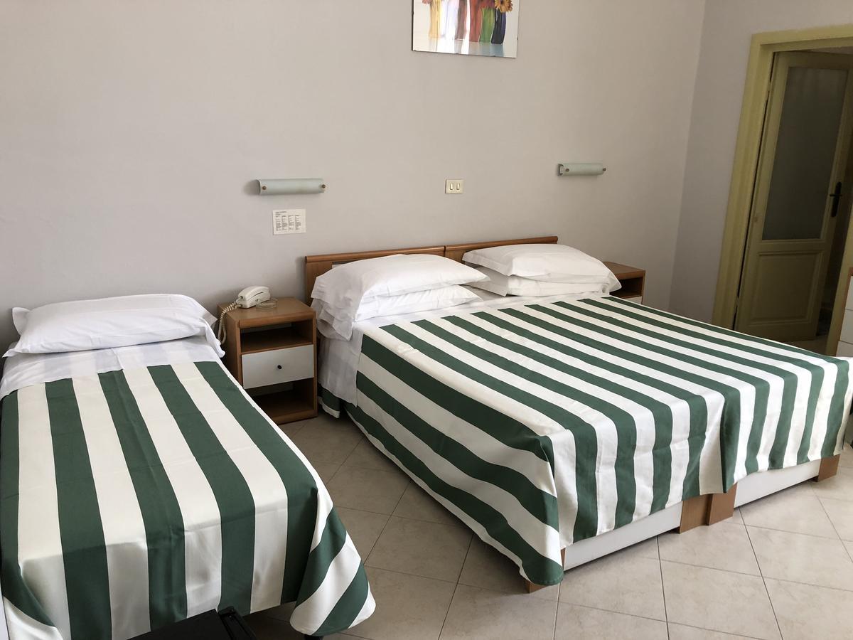 Hotel Valdinievole Lido di Camaiore Eksteriør billede