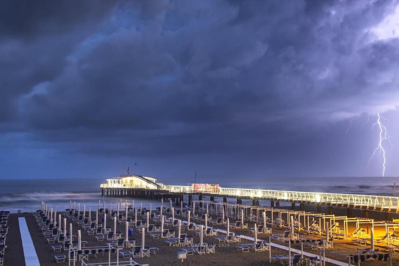 Hotel Valdinievole Lido di Camaiore Eksteriør billede